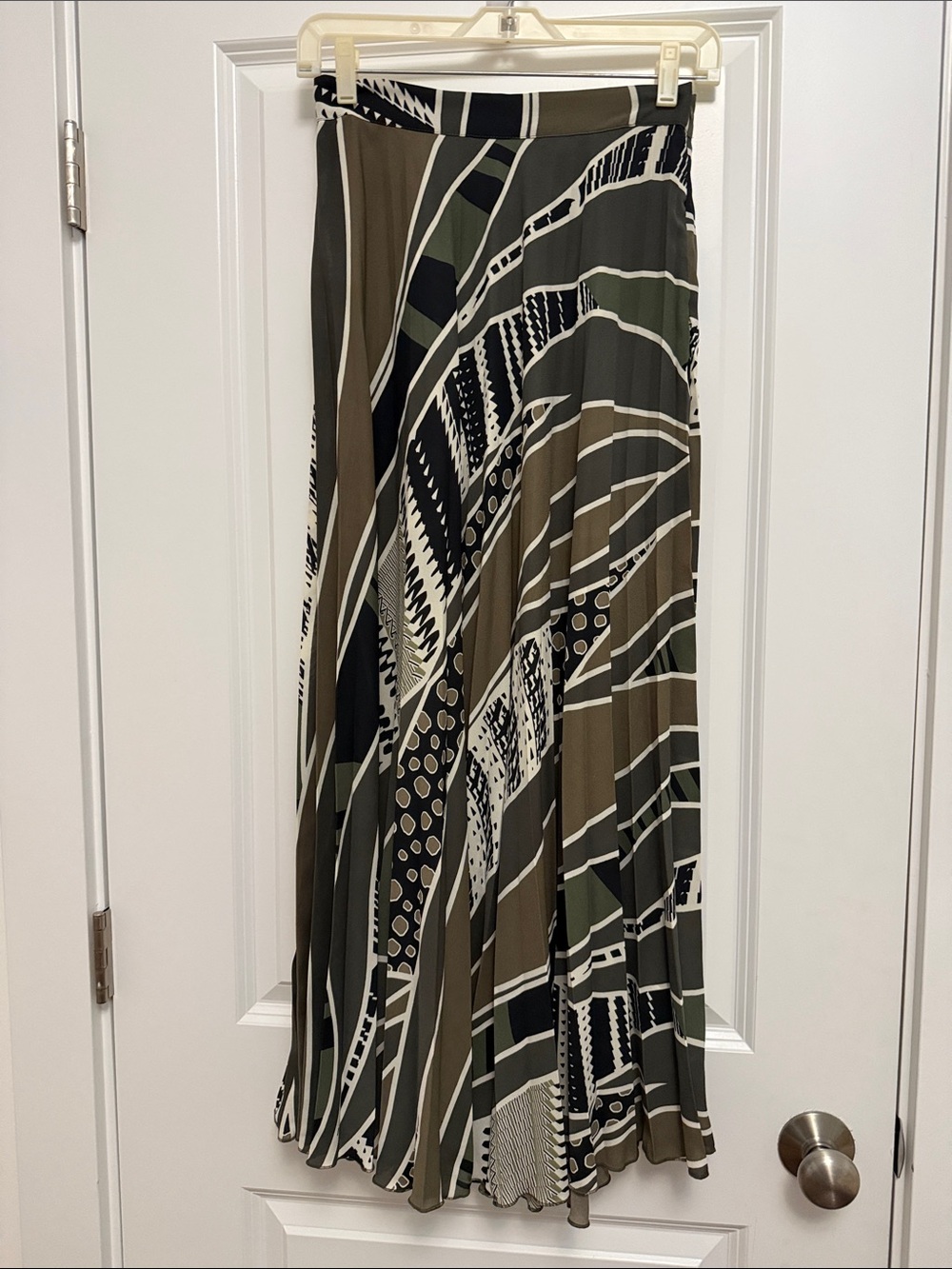 Zara Olive, Black & Cream Abstract Pleated Maxi Skirt